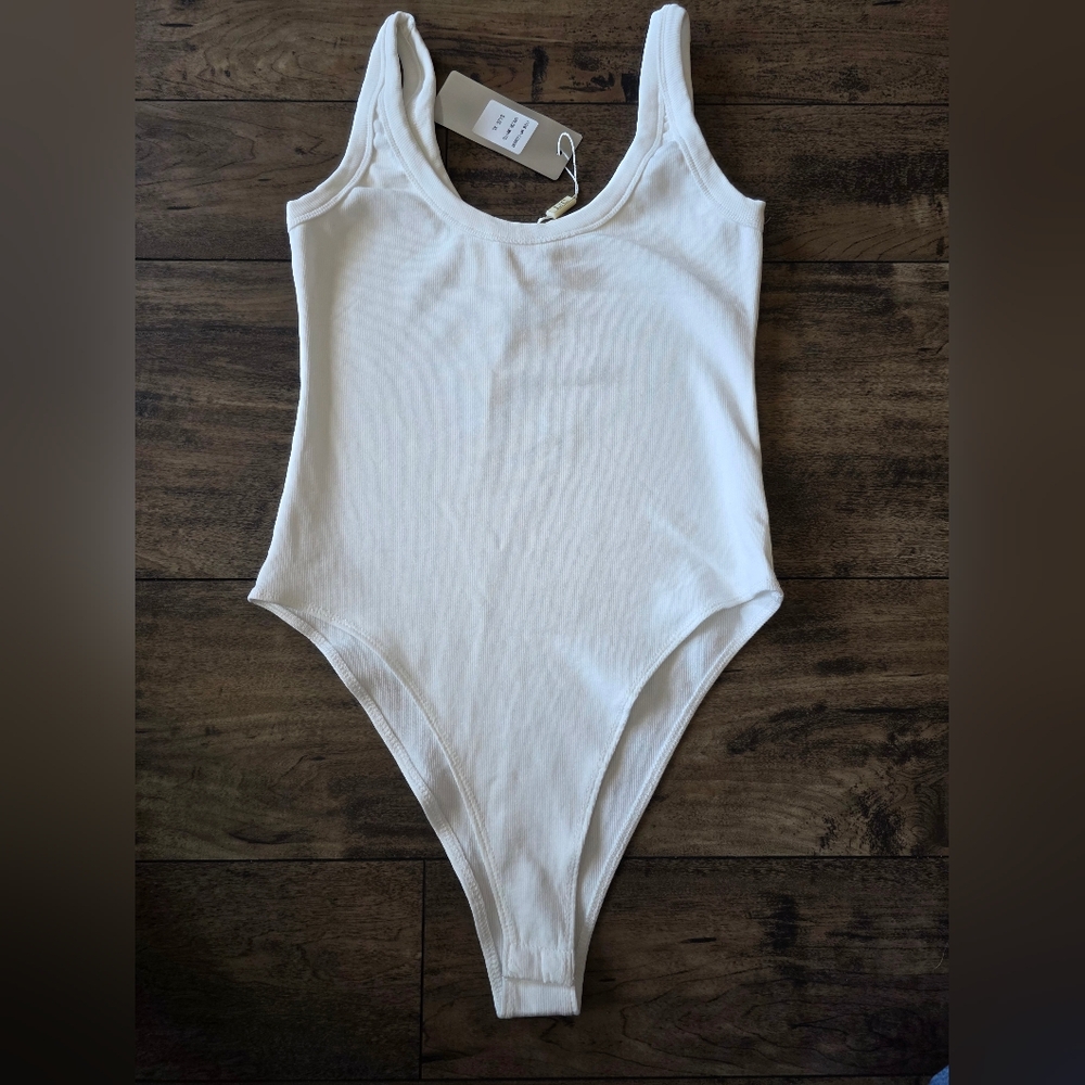 *‎ Lizette Collection Classic White Aesthetics Bodysuit Minimalist Clean Y2k